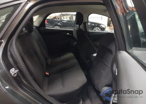 2016 Ford Focus Se z USA, uszkodzony, nr VIN 1FADP3FE0GL317874